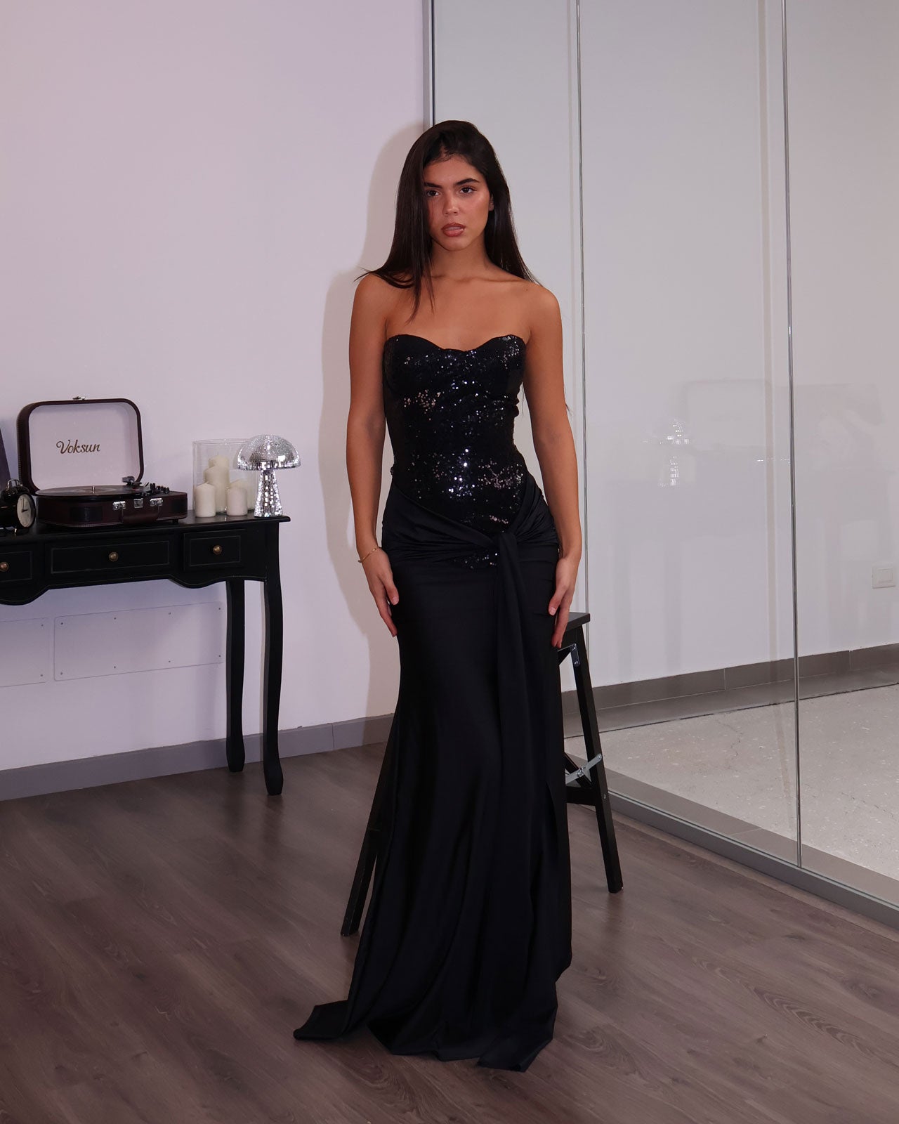 VESTIDO NEGRO MÍSTICO