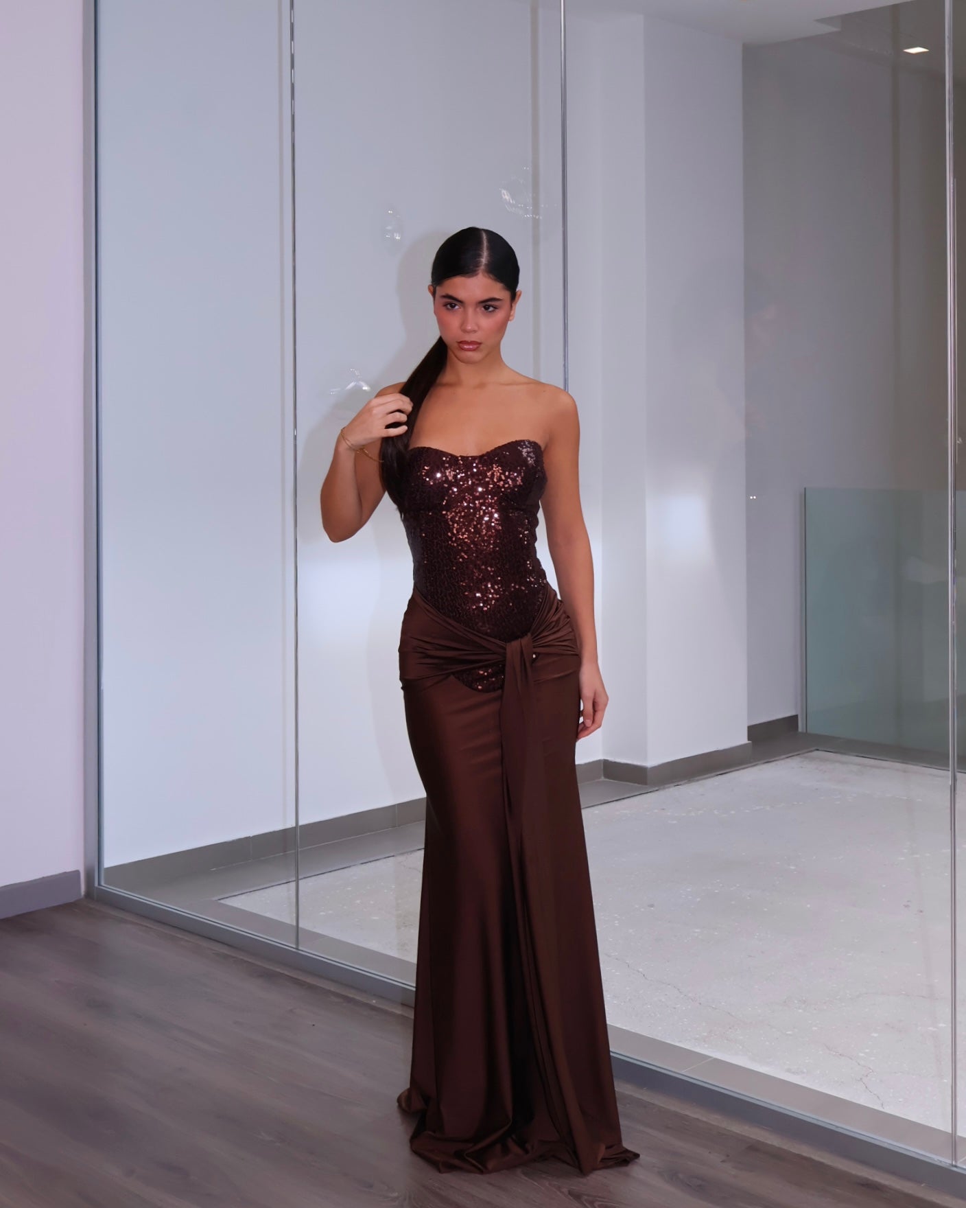 VESTIDO MARRÓN MÍSTICO