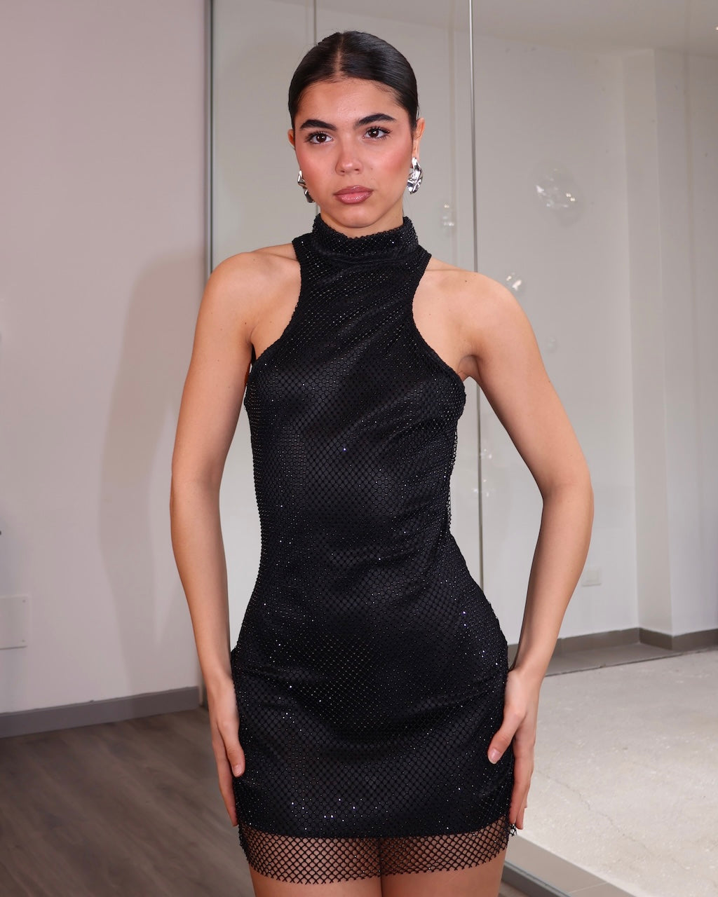 VESTIDO CON PEDRERÍA