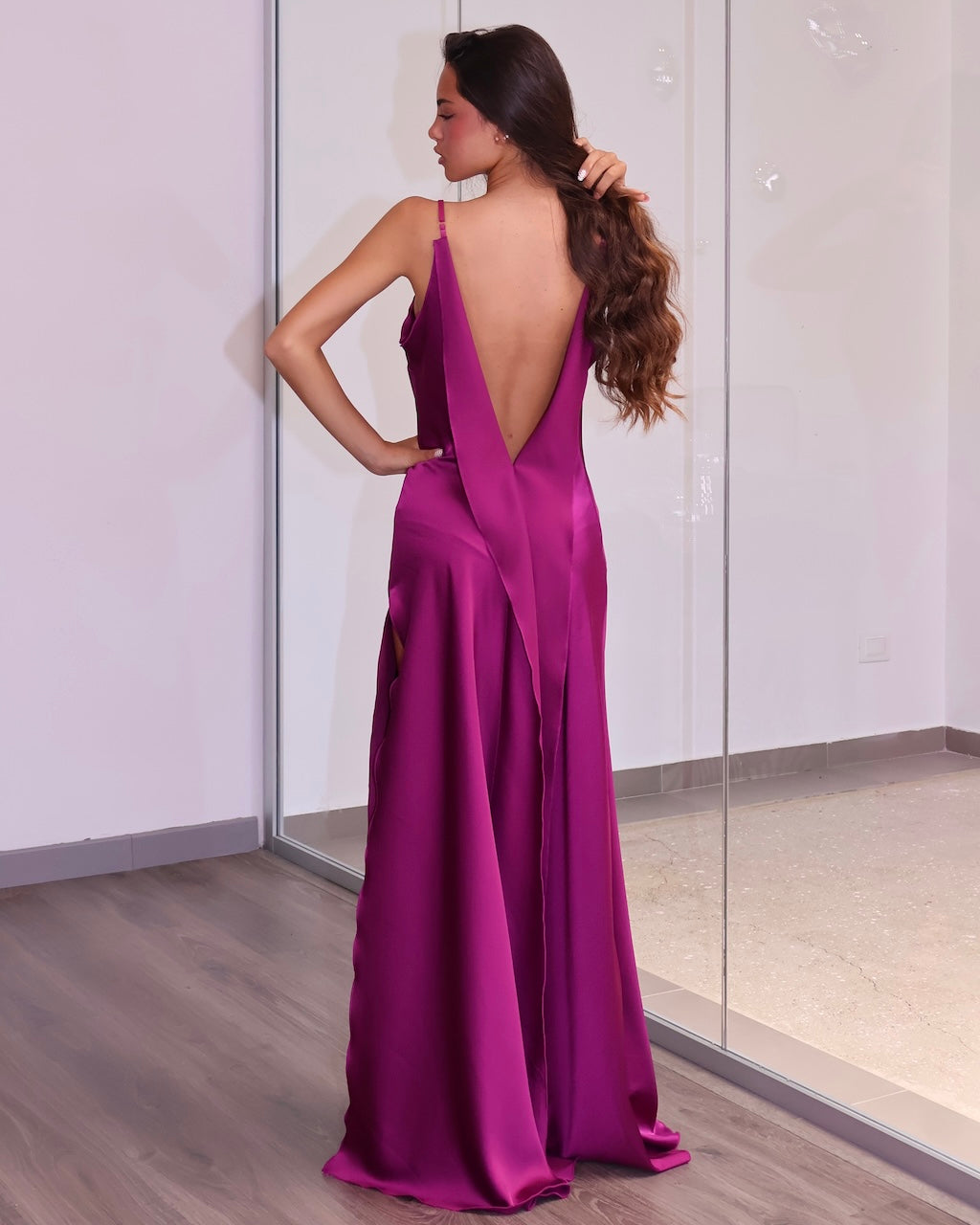 DRESS V.