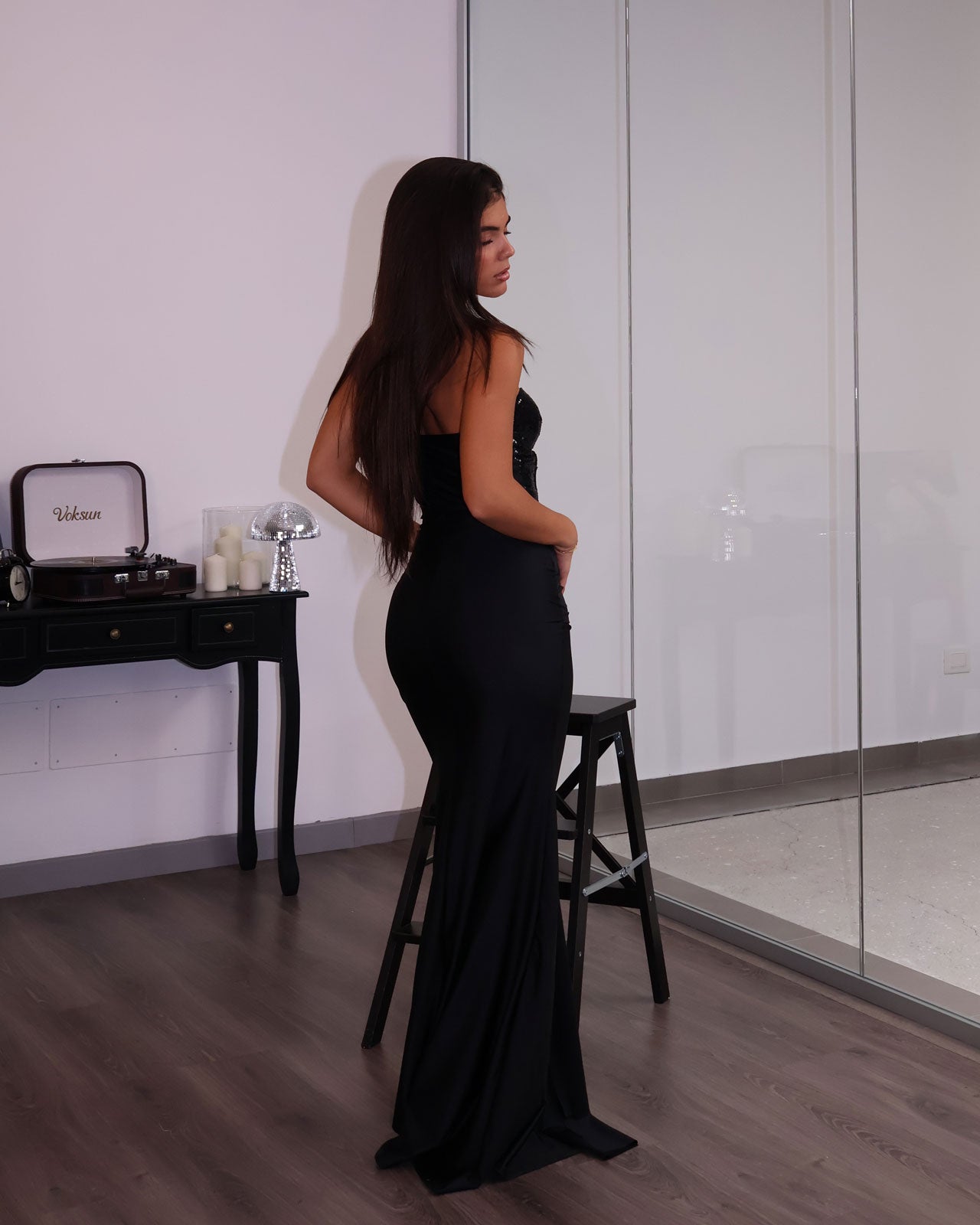 VESTIDO NEGRO MÍSTICO