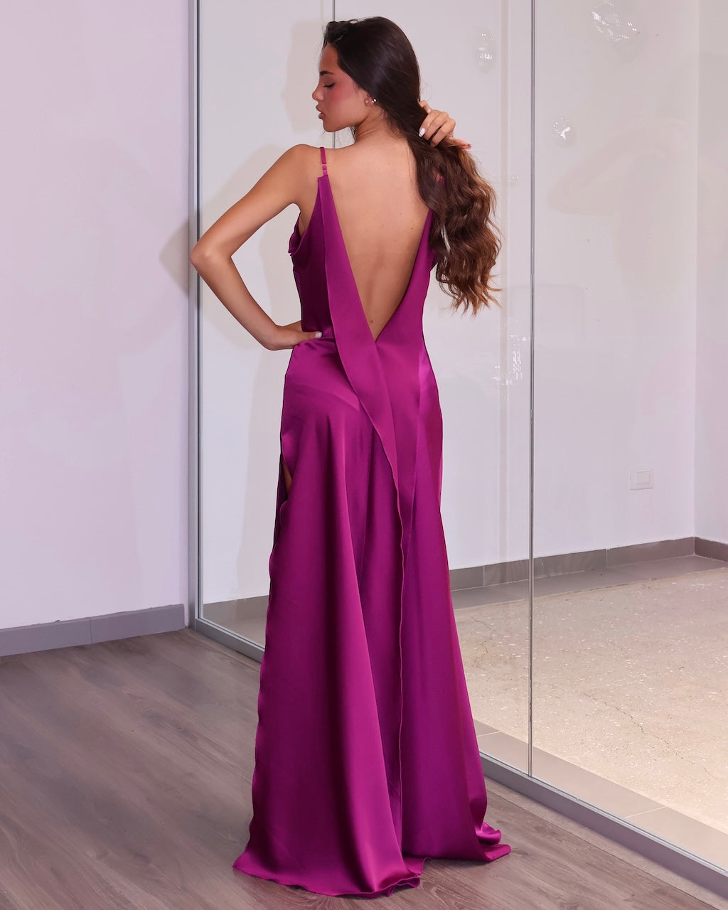 DRESS V.
