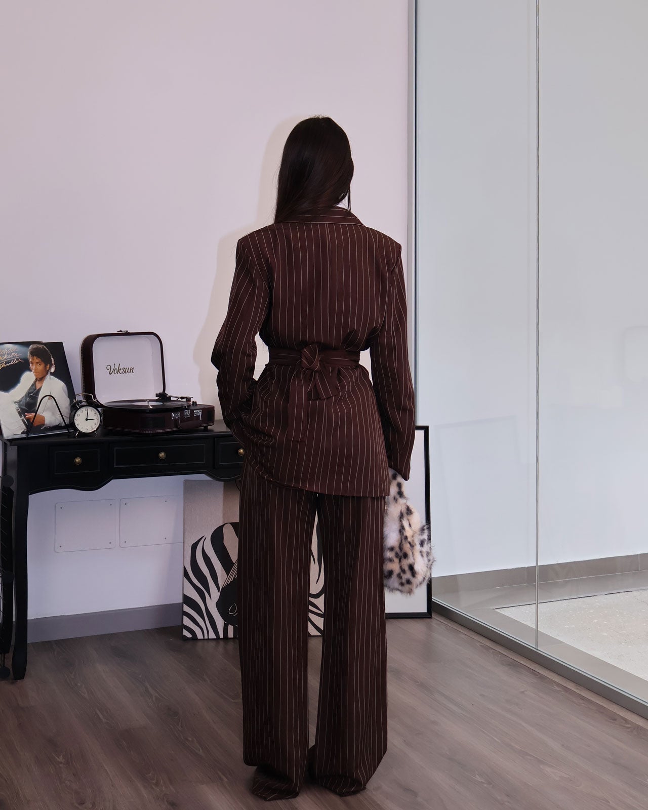 TRAJE DE LÍNEA DE TIZA